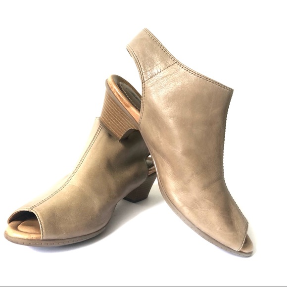 Earth Shoes - Earth Kristy Taupe Leather Slingback Bootie/Sandal